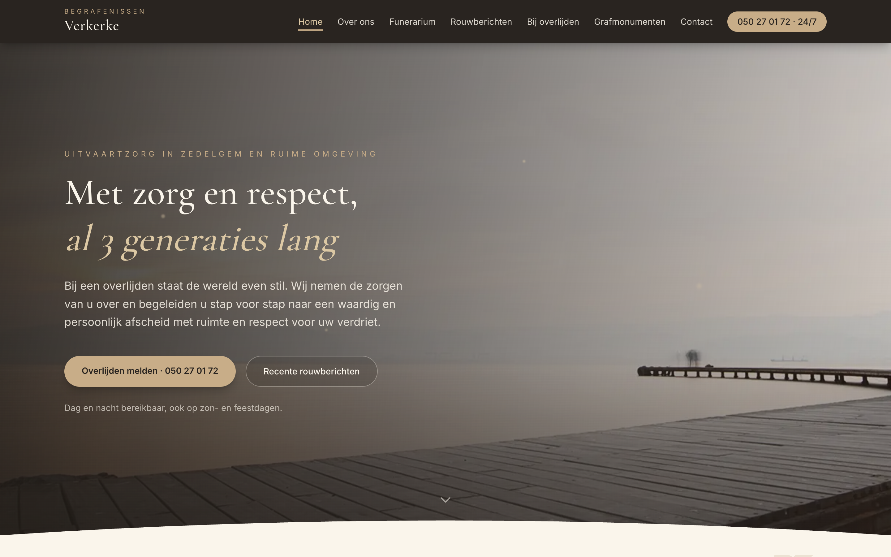 De homepagina van verkerke.be, met de titel "Met zorg en respect, al 3 generaties lang" en het telefoonnummer dat dag en nacht bereikbaar is.